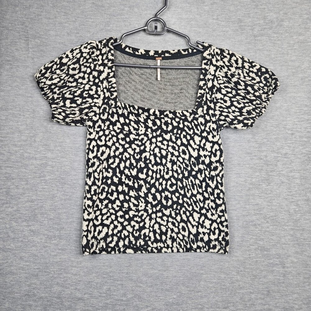 Free People Short Sleeve No Type Tee Leopard Printed Size S